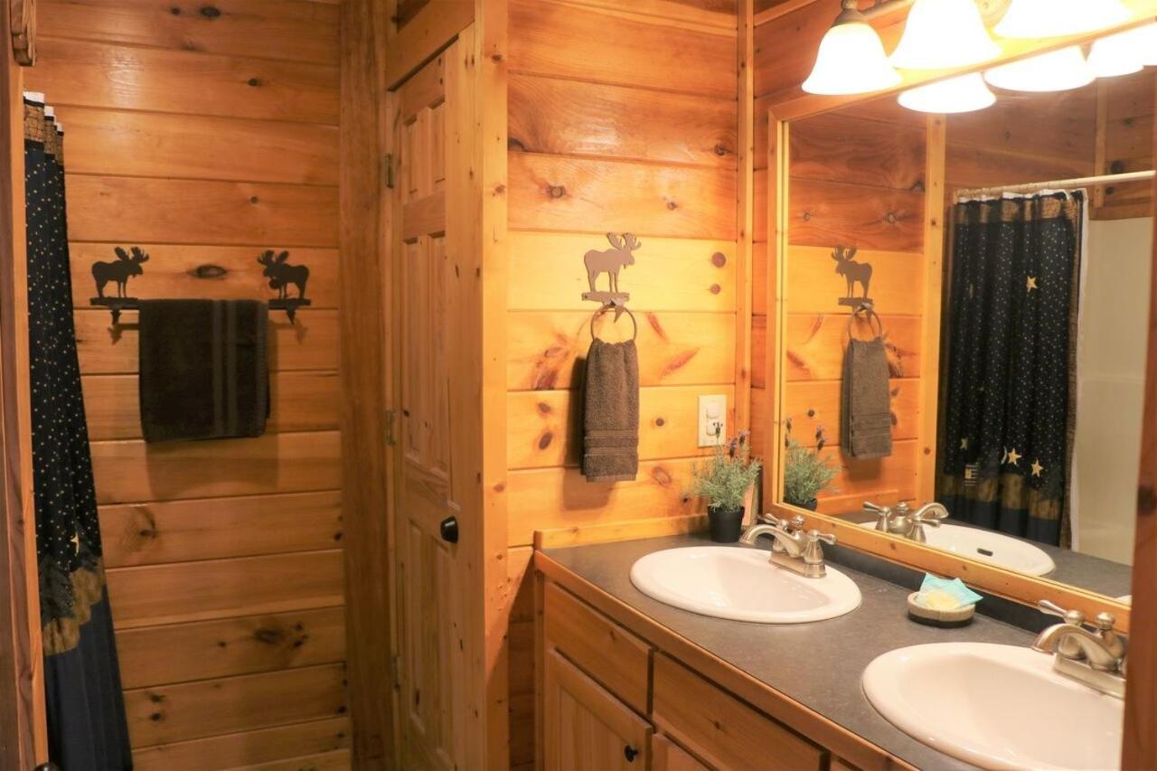 A Stone'S Throw Cabin Pigeon Forge Exterior photo