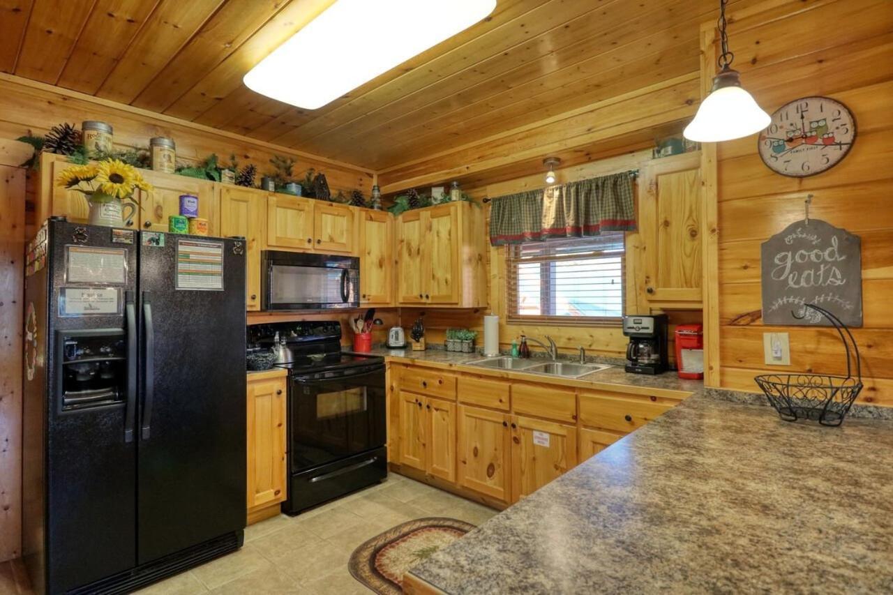 A Stone'S Throw Cabin Pigeon Forge Exterior photo