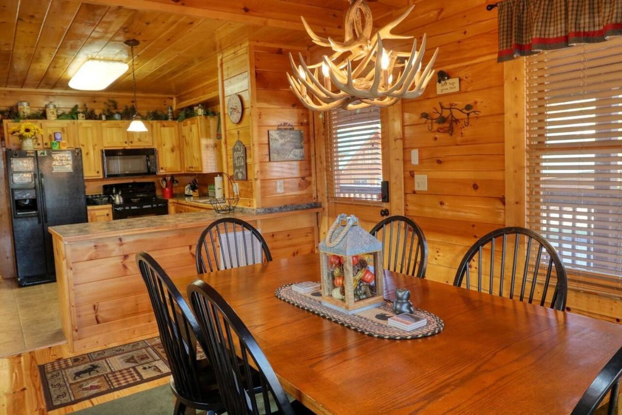 A Stone'S Throw Cabin Pigeon Forge Exterior photo